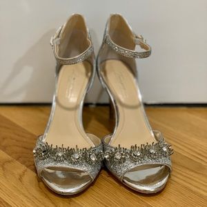 Vince Camuto Prisca Silver Heels - Size 6.5